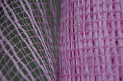 Сетка "АКЦЕНТ" из пластика для упаковки цветов, розовый
